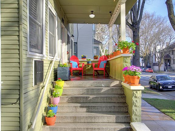 5th image of 808 19th St APT 2
