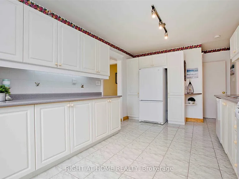 46 Overton Cres — Photo 5