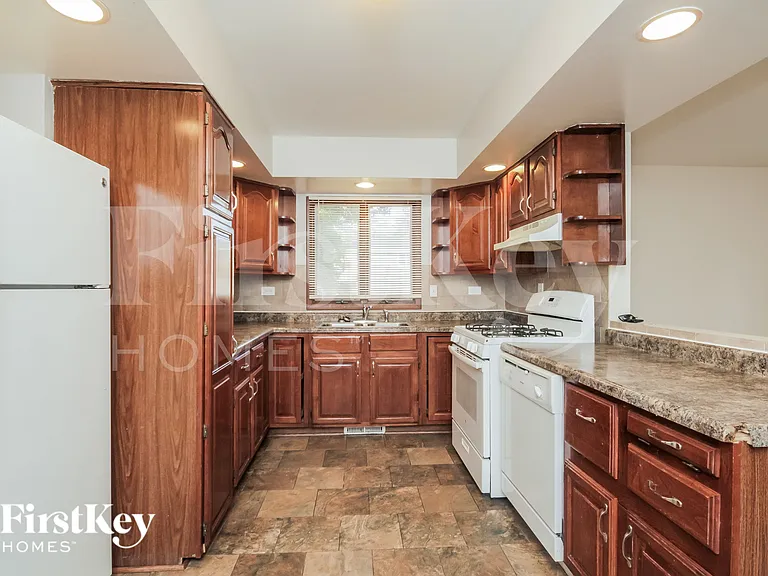 18519 Carriage Ln — Photo 6