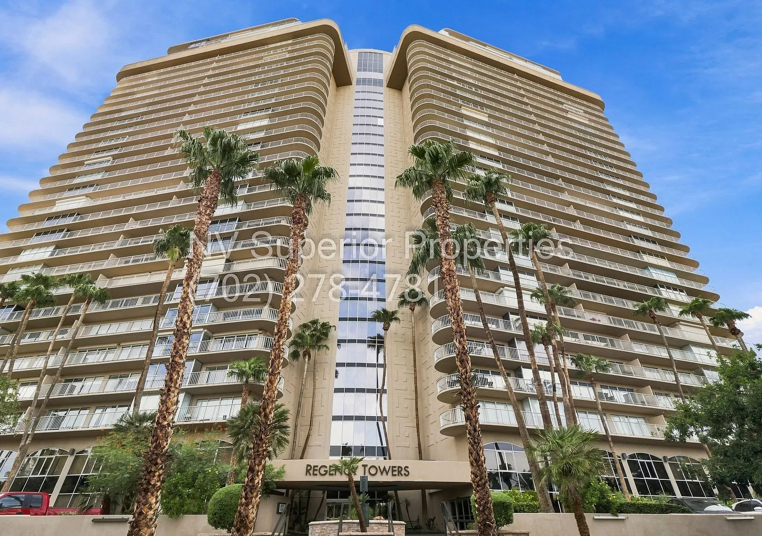 SE!! Regency Towers Guard Gated!! Remodeled!! No Carpet!! Close to Strip and Covention Center!! — Photo 3
