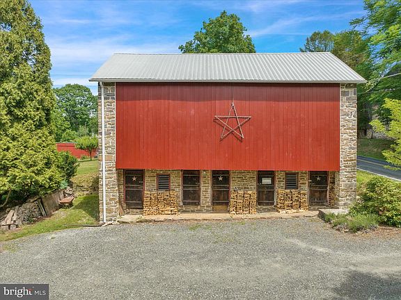 3rd image of 3866 Pricetown Rd