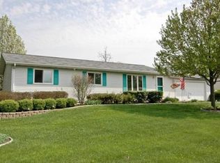 8902 Bunker Ln, Crystal Lake, IL 60014