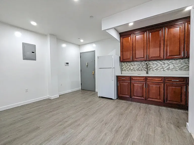 362 48th St #2B — Photo 6