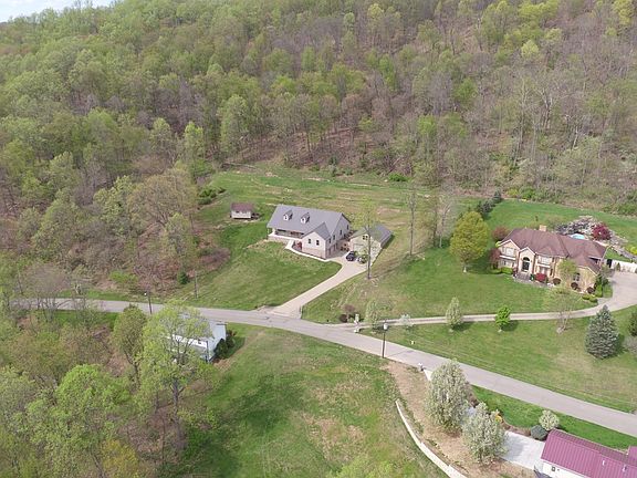 3rd image of 92 Arrowhead Dr