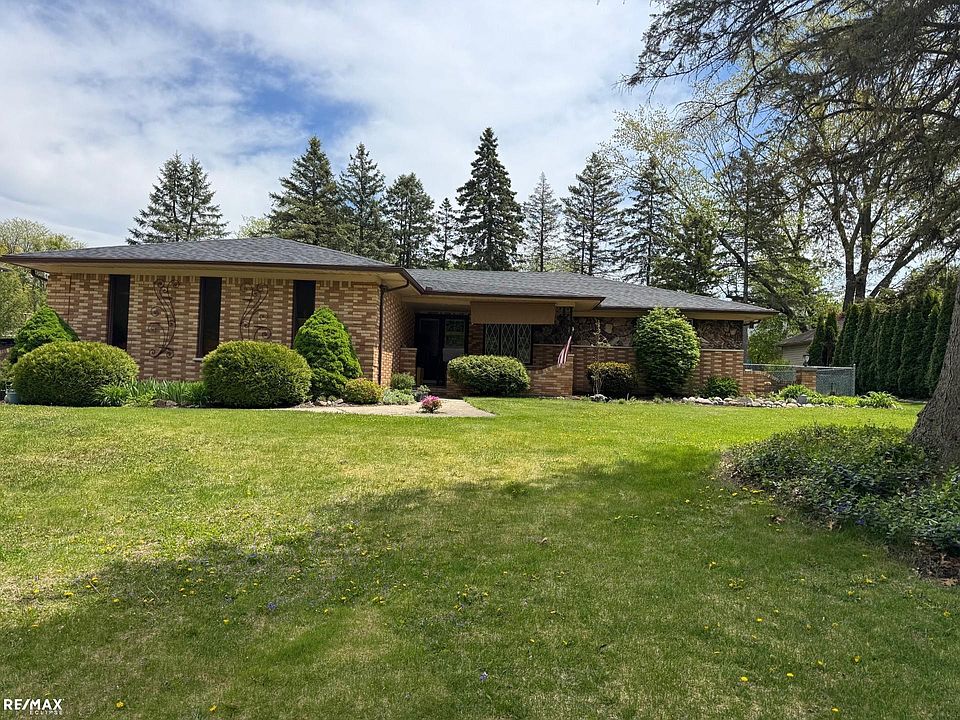 1st image of 19877 White Oaks Dr