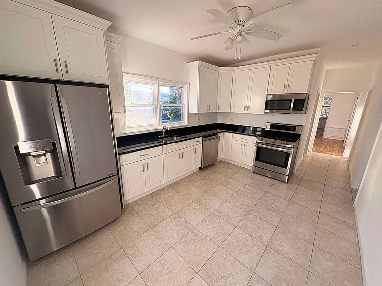 90 N Spring St #1 — Photo 3