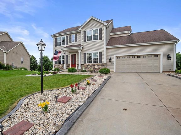 2nd image of W141N10538 Wooded Hills DRIVE