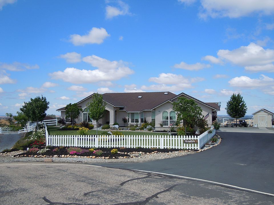 1st image of 2479 Ross Dr