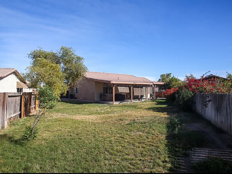 908 A Rioseco Dr — Photo 2