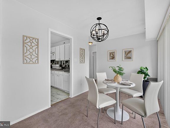 5th image of 2903 Charing Cross Rd APT 7