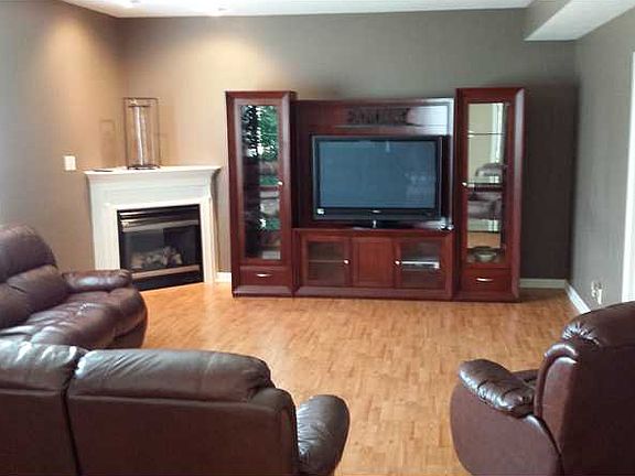 3rd image of 12747 Briarhill Dr