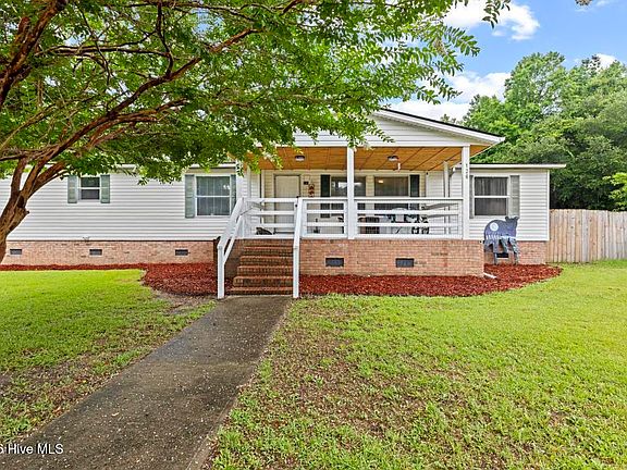 2nd image of 126 Elizabeth Drive E