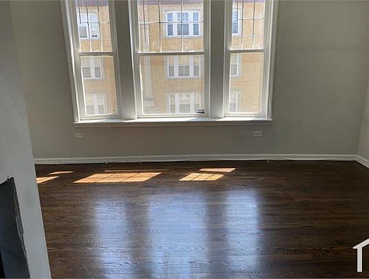 1st image of 4614 S Lake Park Ave APT 2E