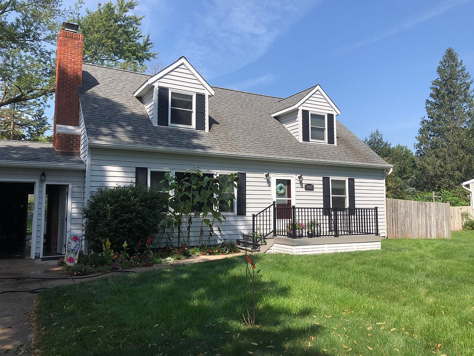 1st image of 3907 Emerald Dr