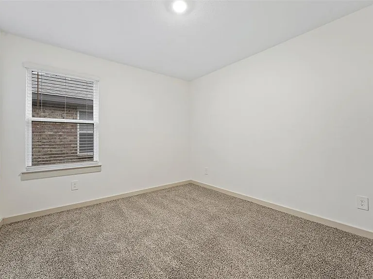 7815 Elm Birch — Photo 5
