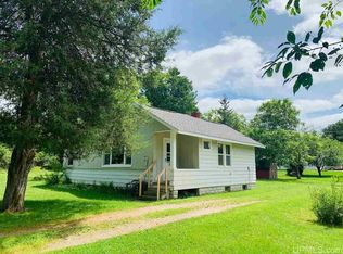 915 E C St, Iron Mountain, MI 49801