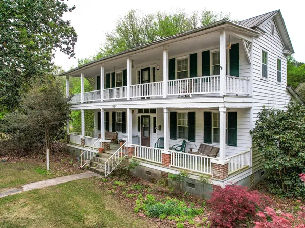 1127 Springwood Rd, Pineville, SC 29468