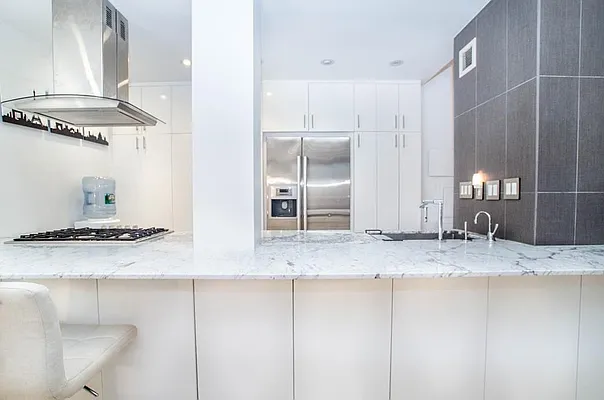 Rented by R New York | media 32