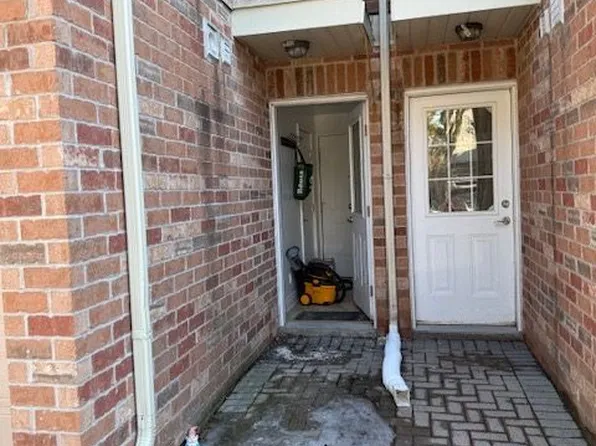 202B Finch Ave E, Toronto, ON M2N 4R9