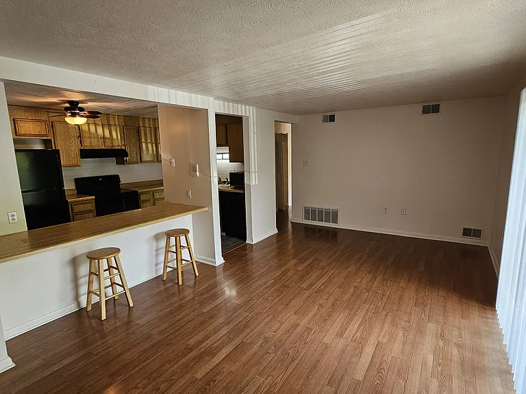 608 Bonnie Brae Dr — Photo 3