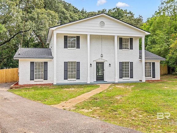 3rd image of 4705 Sherry Ct