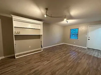 601 Janette Ave SW — Photo 3