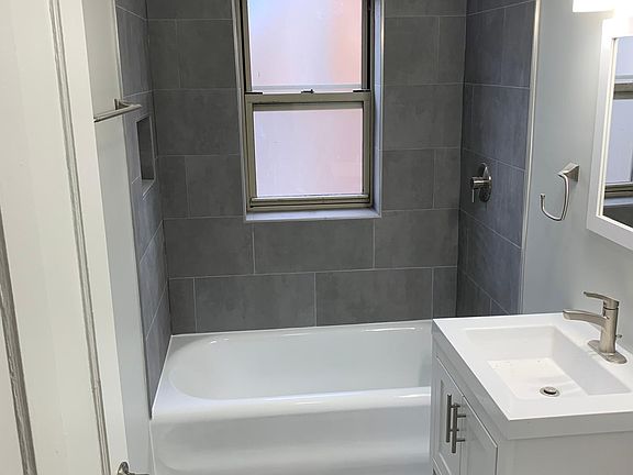 3rd image of 6232 N Mozart St #3E