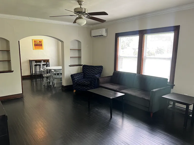 821-823 S 5th St #821 — Photo 4