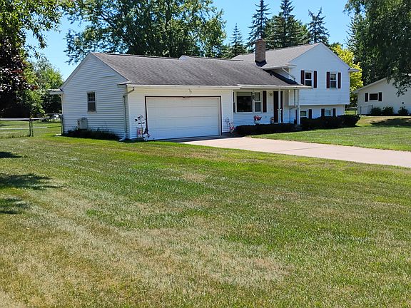 3rd image of 5935 Bradford Ln