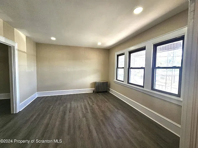 405 Fig St — Photo 8
