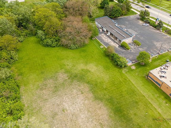 4th image of 450 Lily Cache Ln