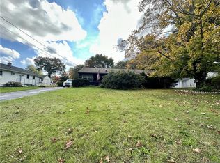 12 Pearl St, North Branford, CT 06471
