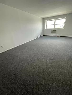 2nd image of 300 8th St #C5