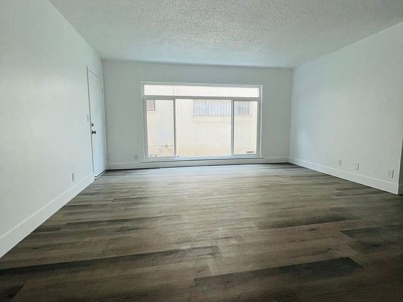 3rd image of 3850 Potomac Ave #3