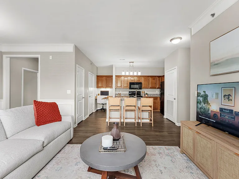 Riverstone Apartments — Photo 8