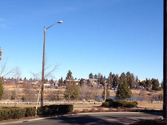 5th image of 19877 Alderwood Cir