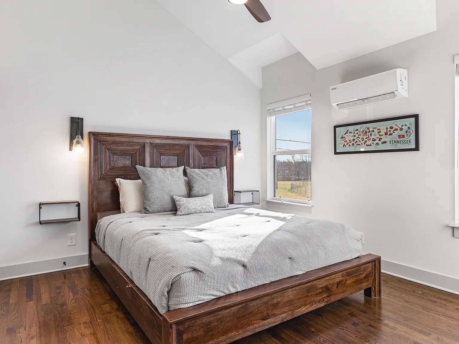 1 bed, 567 sqft, $2,100 — Photo 3