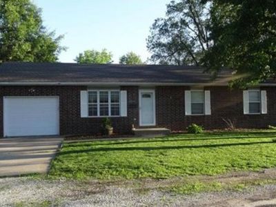 2211 McKinley St, Lexington, MO, 64067