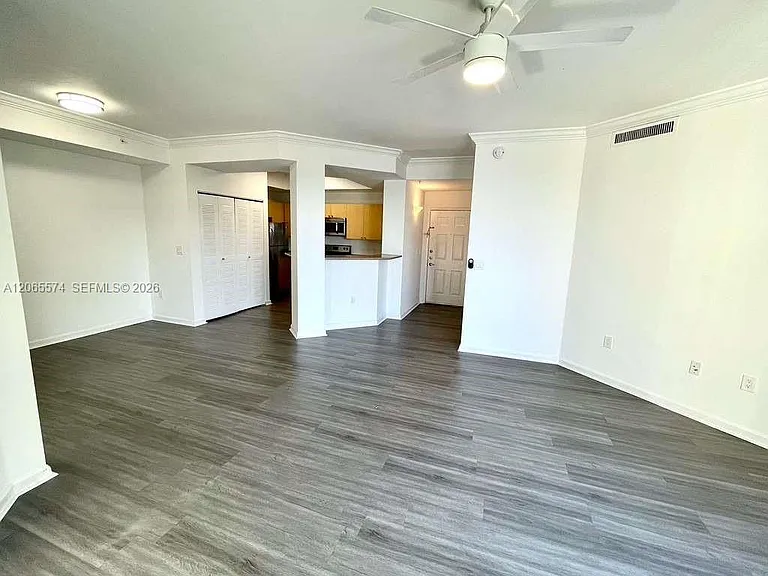 1919 Van Buren St #818A — Photo 8