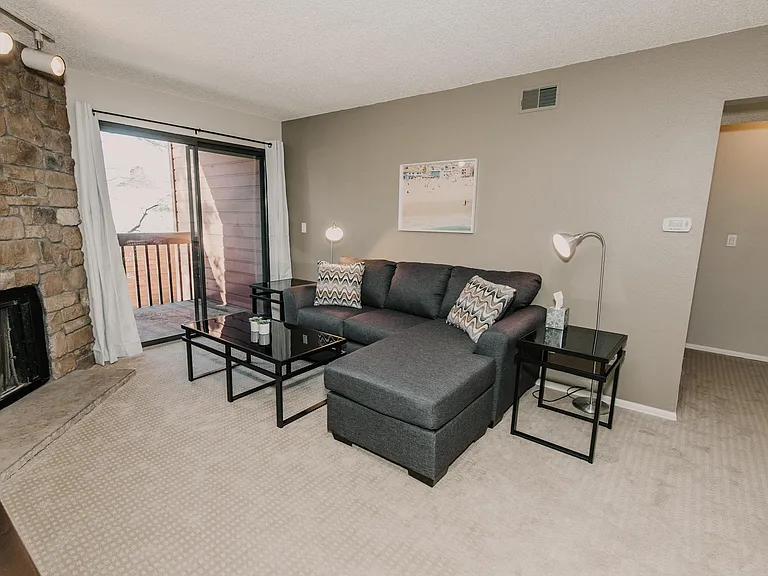 433 Wright St #204 — Photo 3