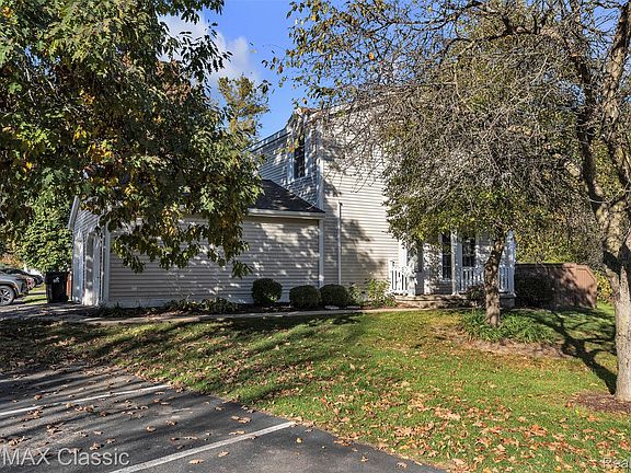 2nd image of 1616 Golden Ln