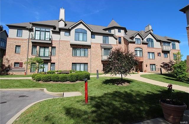 1st image of 127 E Clinton Pl APT 1A