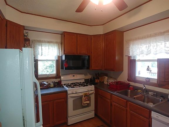 2nd image of 9526 Highland Ave