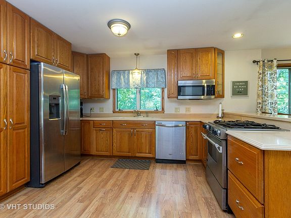 4th image of 7 Cambridge Ct