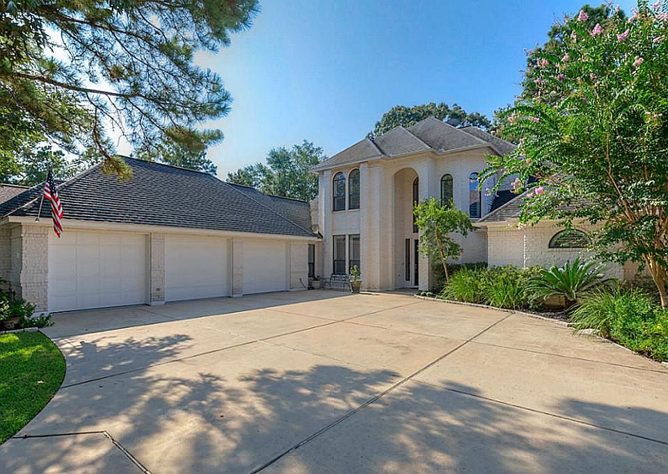 1st image of 36 Marseille Dr