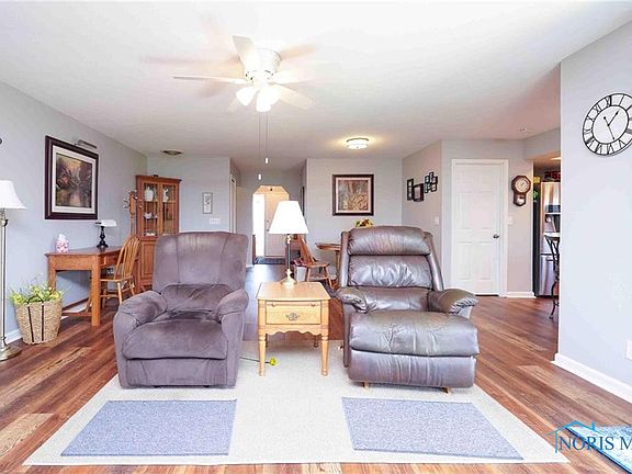 4th image of 2101 Stonehedge Ct #U-12