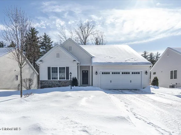19 Linden Park Drive, Halfmoon, NY 12065