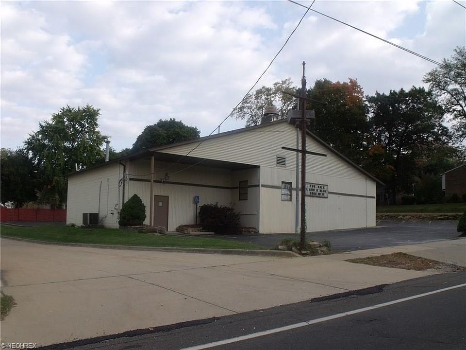 1st image of 118 S Main St