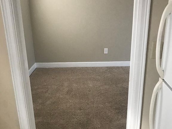 5th image of 100 Lewis Dr Unit 16B