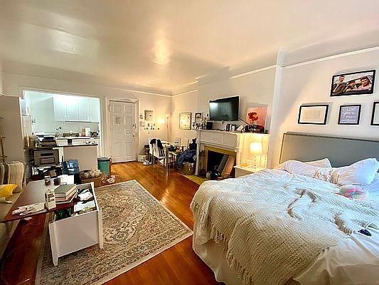 1st image of 211 W 70th St APT 3B